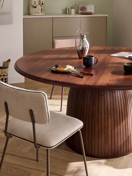 Arthaya Dining Table 1