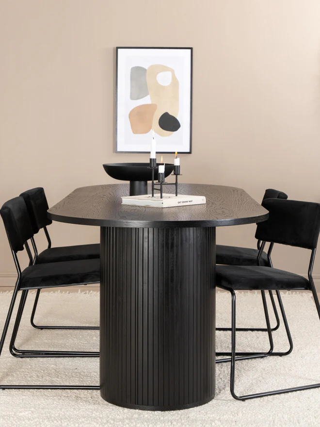 Molu Dining Table