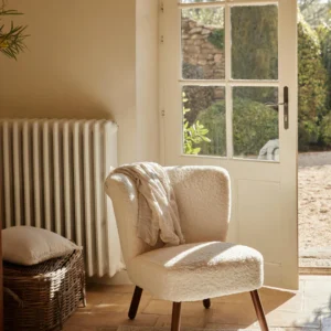 Pranava Lounge Chair