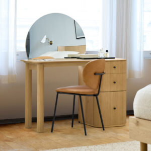 Selene Dresser