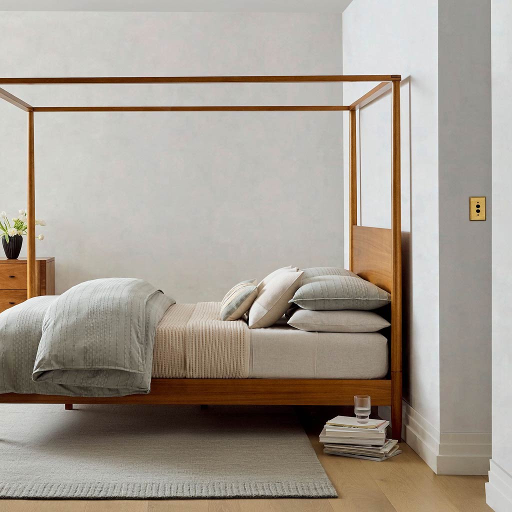 noir canopy bed - Gambar 2