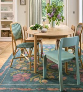 Kursi Makan Aruna