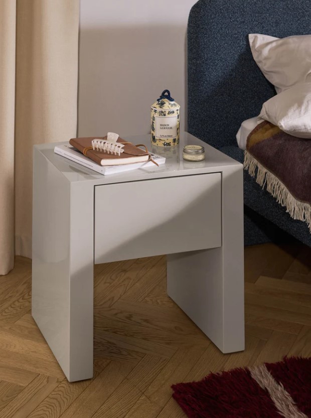 Nightstand Kalindra