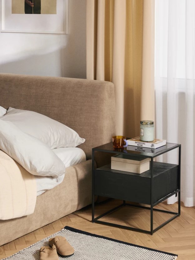 Nightstand Kertala