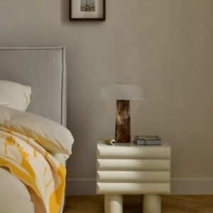 Nightstand Renjana