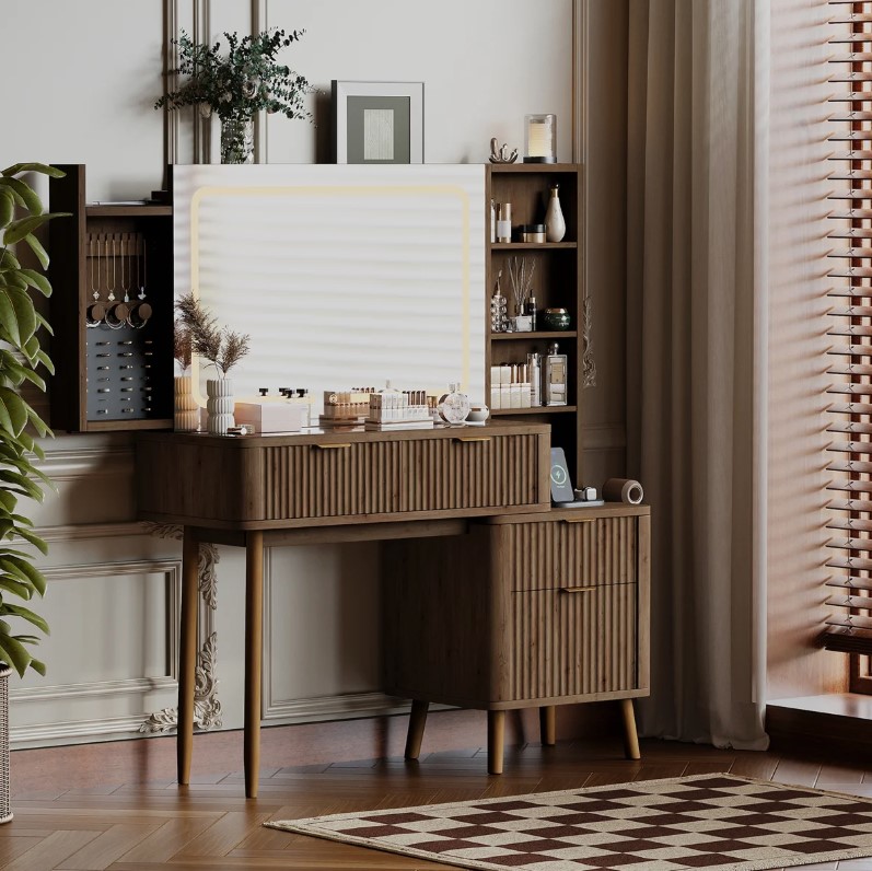 Dresser Laras